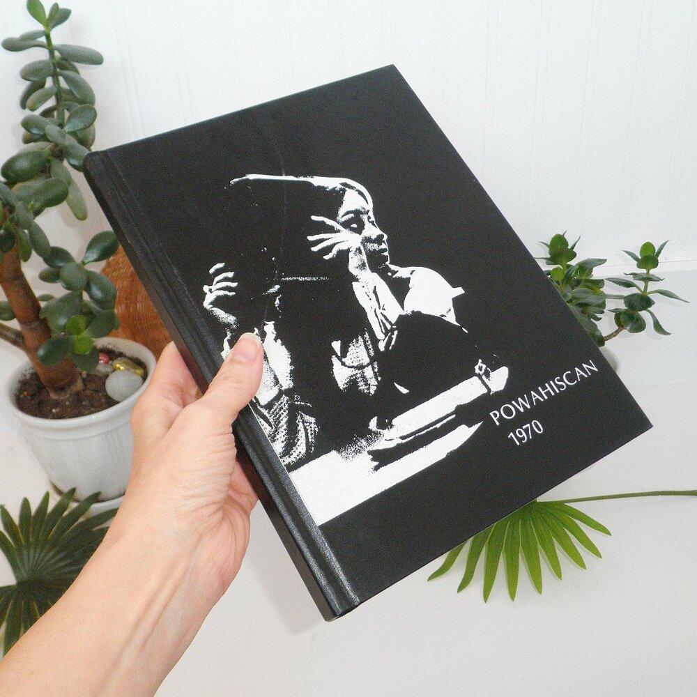 Vintage 1970 Port Washington High School POWAHISCAN Unsigned Year Book WI